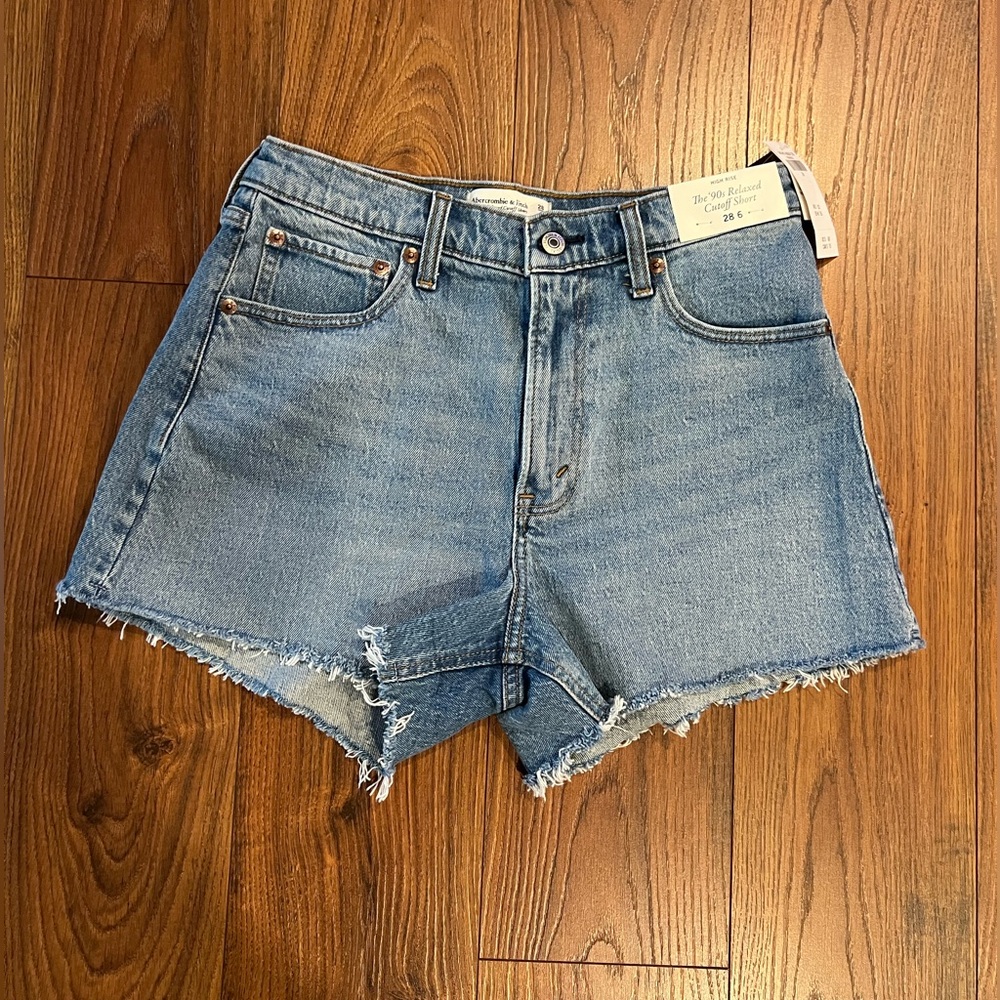 Abercrombie & Fitch 90s Relaxed Cutoff Shorts High Rise Size 6 NWT
